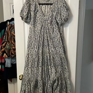 The great maxi dress in Size 2=Medium, GUC belt included❣️